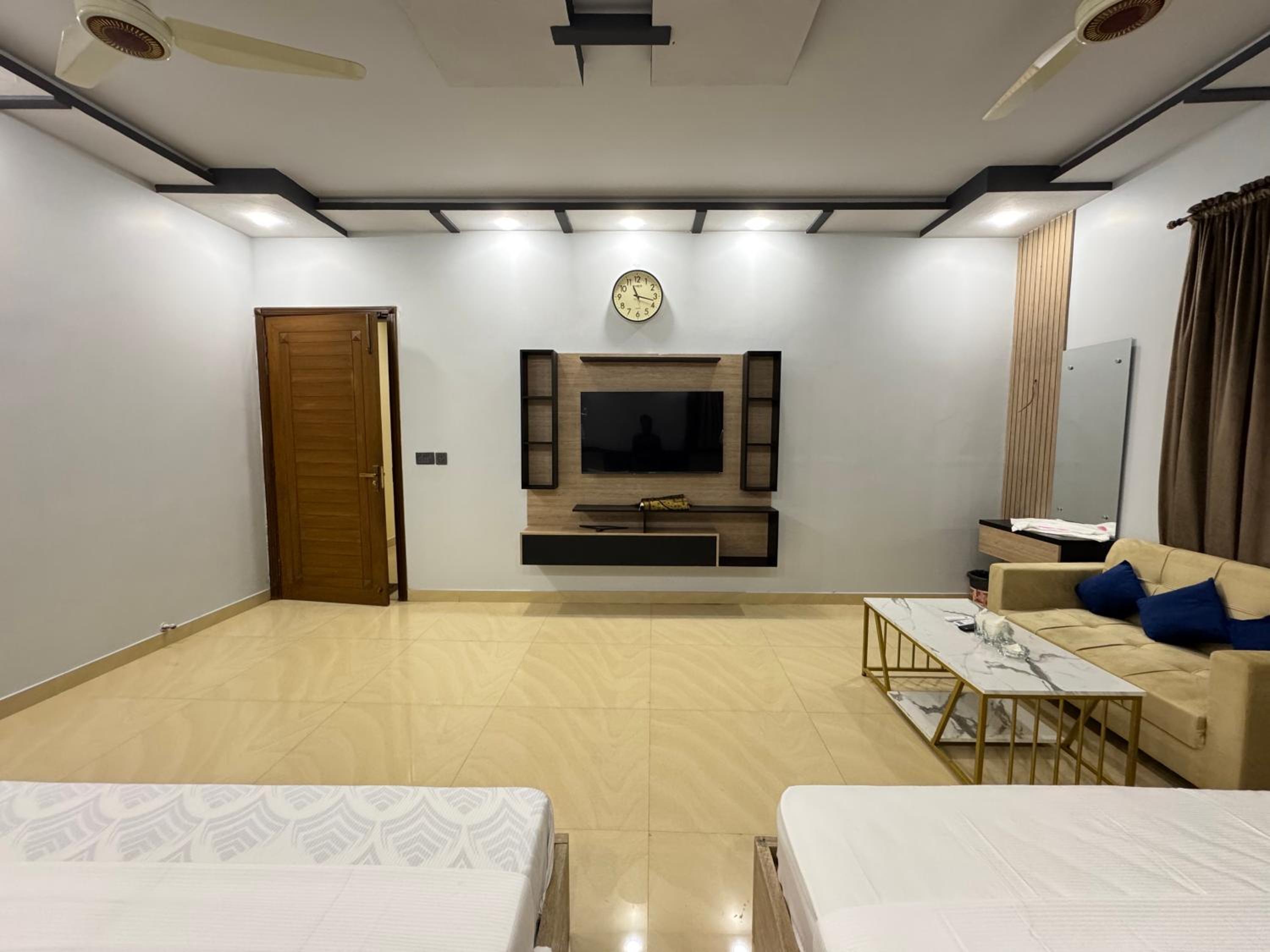 Holiday One Hotel & Suites - Expo Center view 5