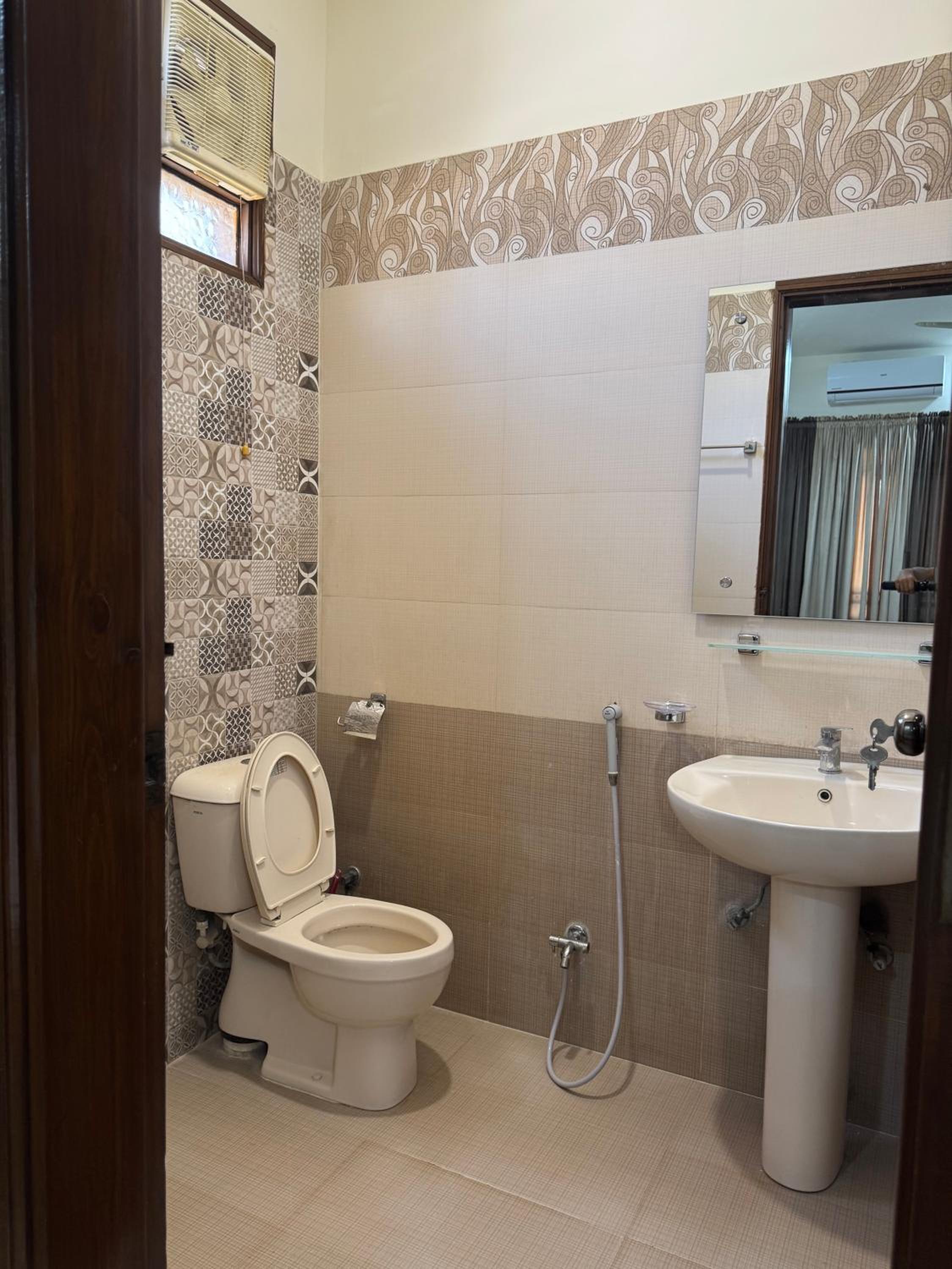 Holiday One Hotel & Suites - Expo Center view 3