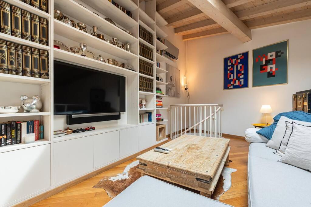 Spacious Loft onebdroom Fiera area - Mirable PM