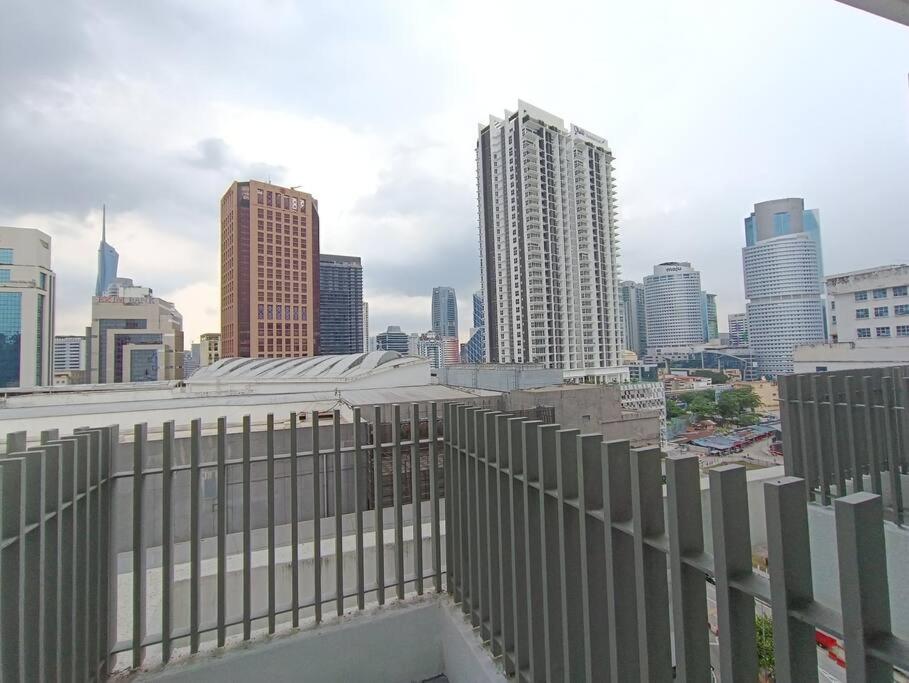 COL 915B Studio Balcony Infinity Pool KLCC View