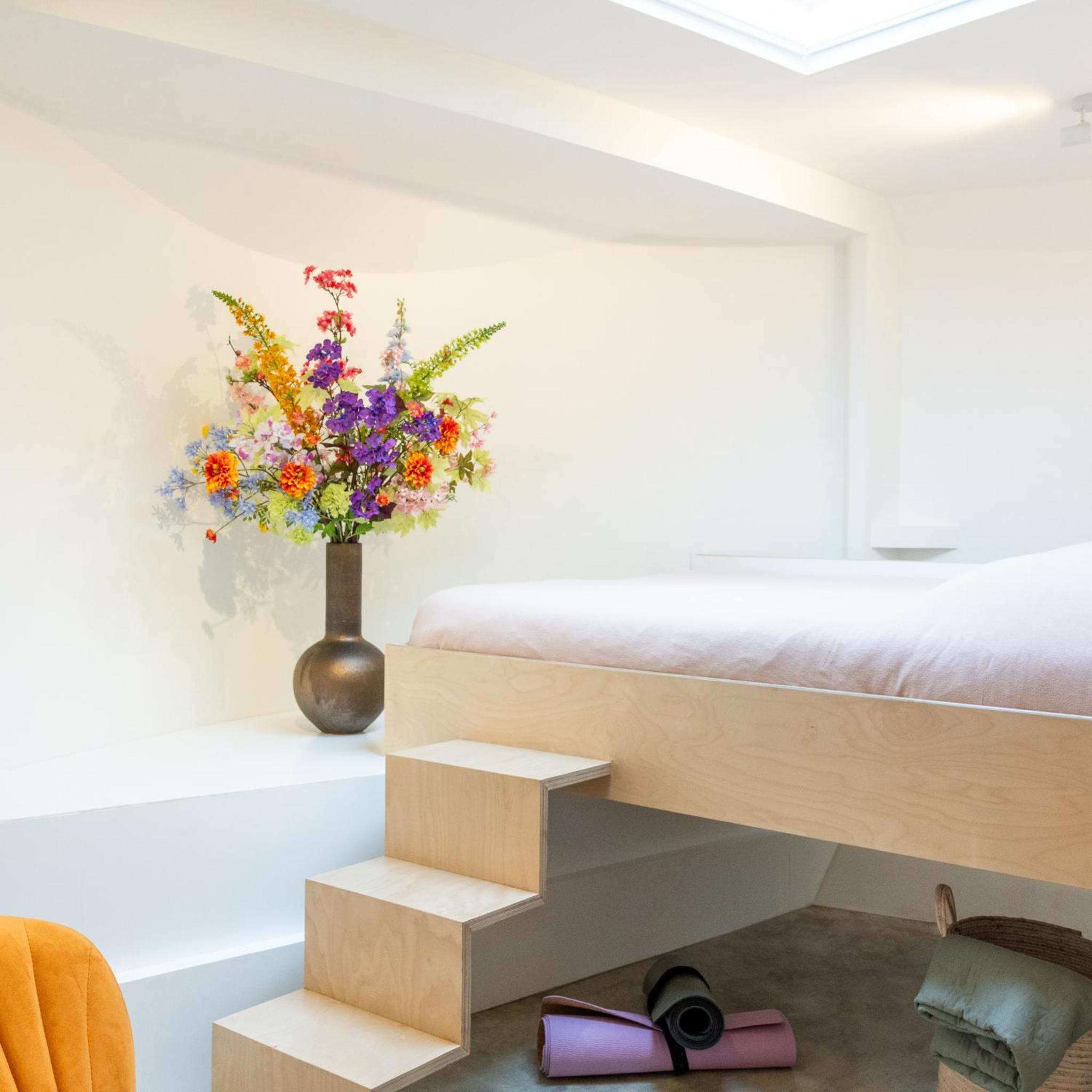 Boat suite - A Unique Houseboat Stay in Amsterdam