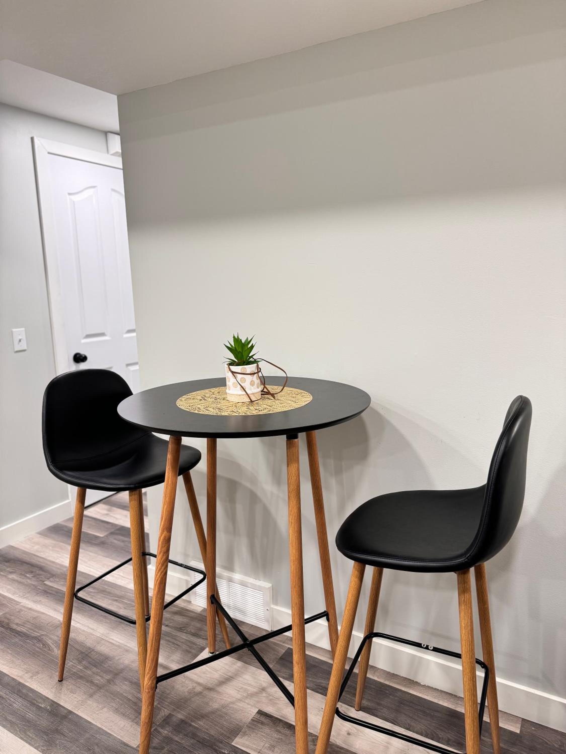 Modern 2 bedroom suite
