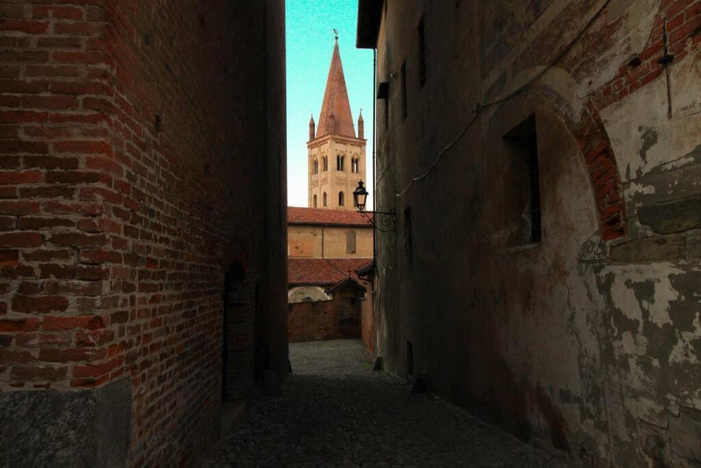 Nel centro storico di saluzzo view 3