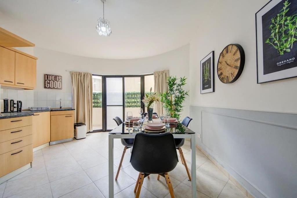 Spacious Apartment in St'Julians by SF HOMES view 5