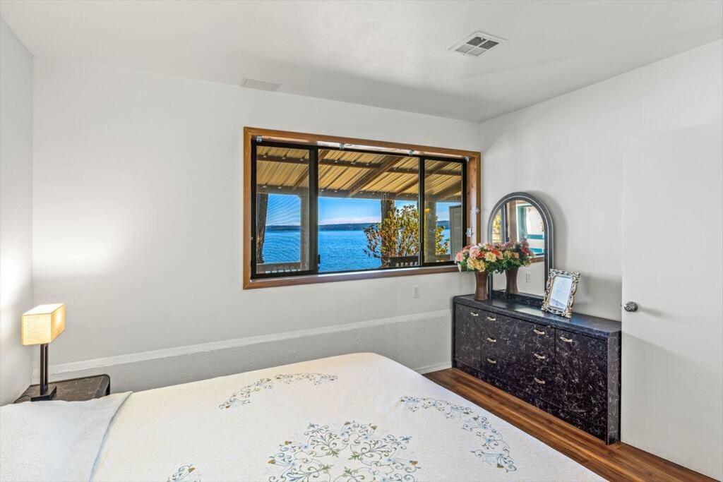 4BR waterfront home with beach access and views view 2