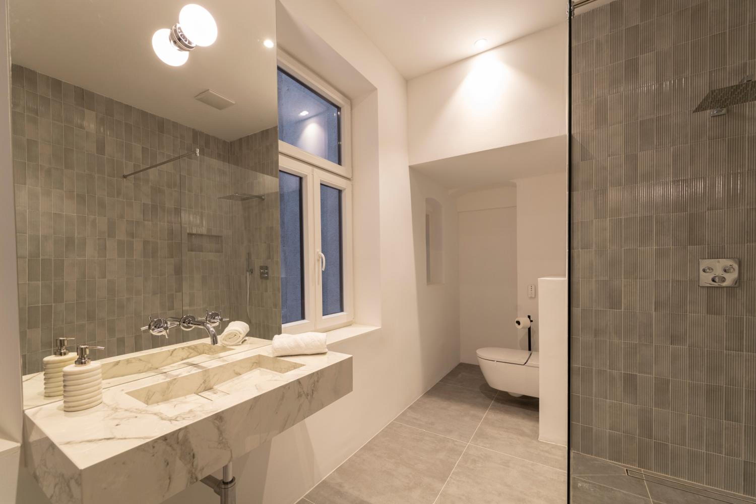 josef's home I Deluxe Suite I Quiet & Central