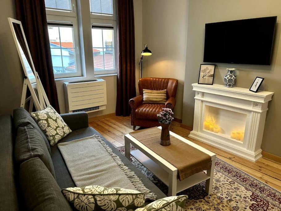Harmony in History - Modern Flat with Vintage Charm