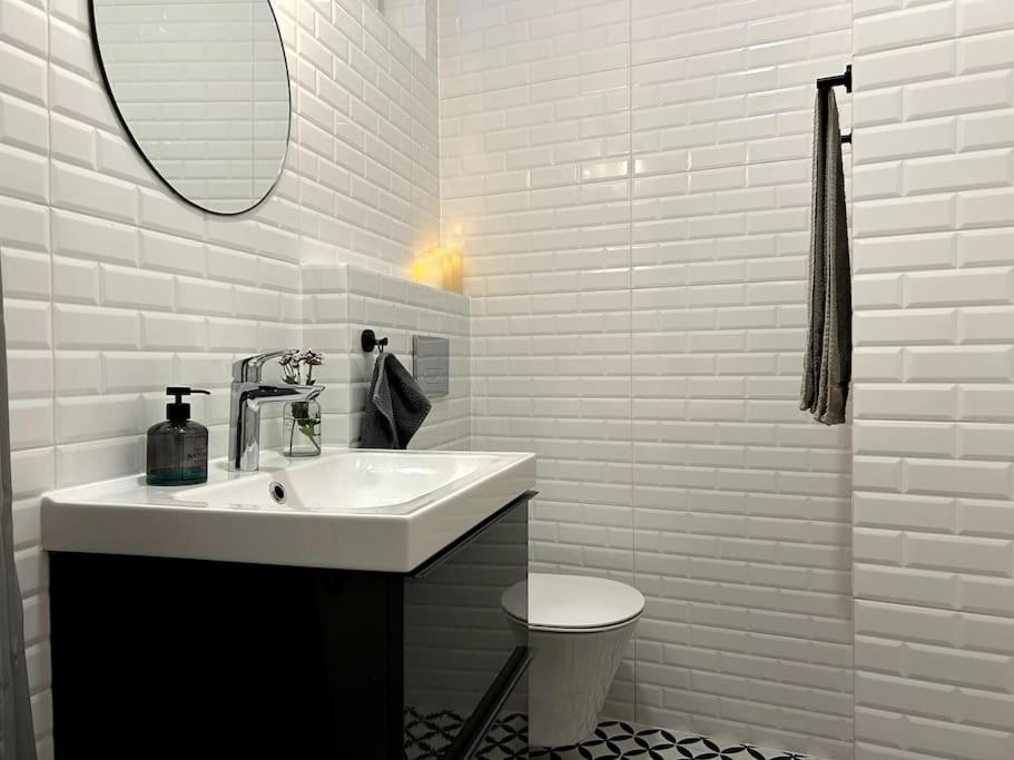Harmony in History - Modern Flat with Vintage Charm