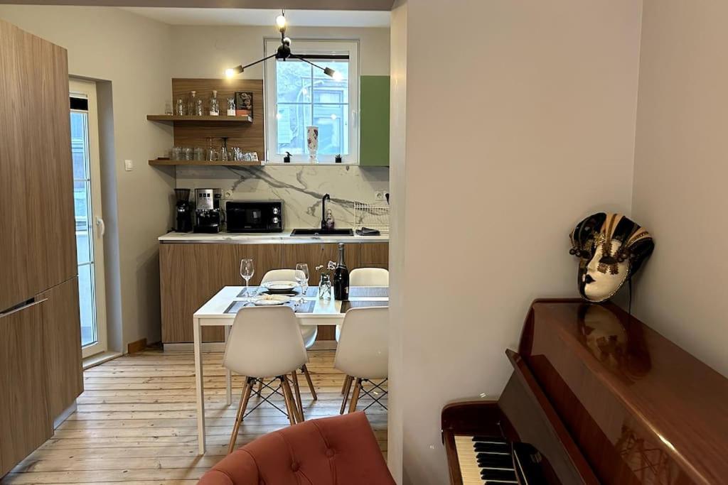 Harmony in History - Modern Flat with Vintage Charm