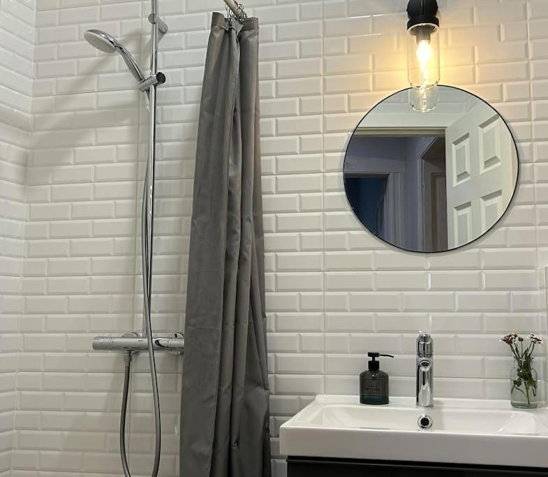 Harmony in History - Modern Flat with Vintage Charm