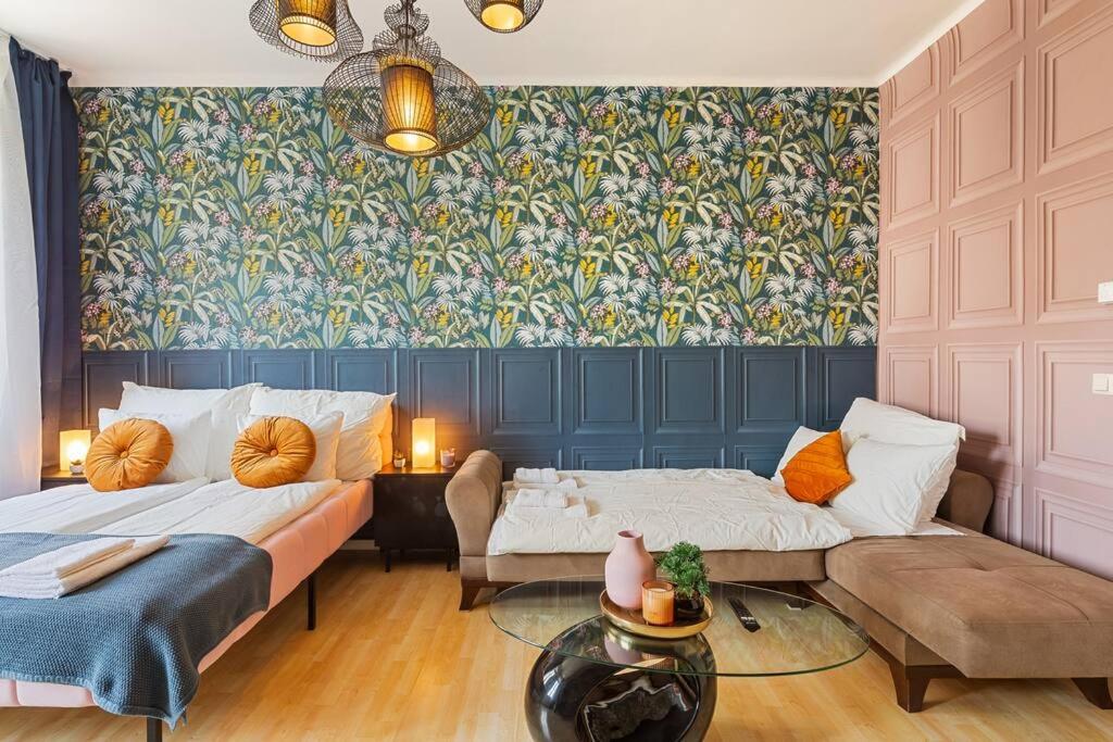 Luxury Vintage Vibe