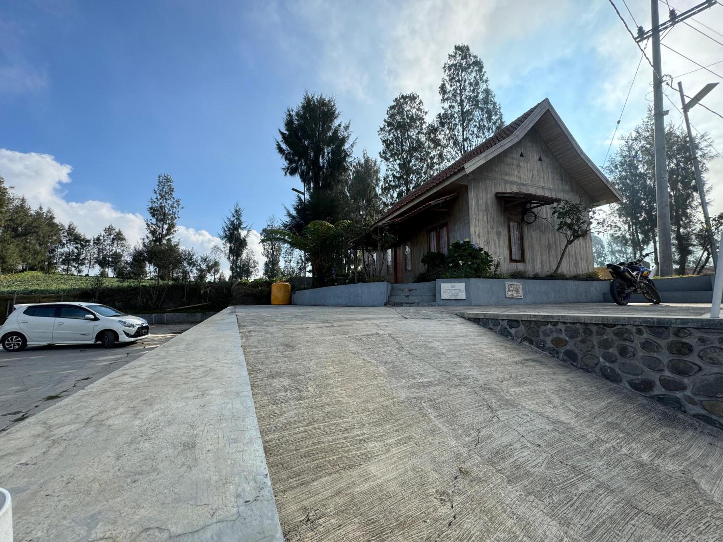 Bromo Edelweis Guest House