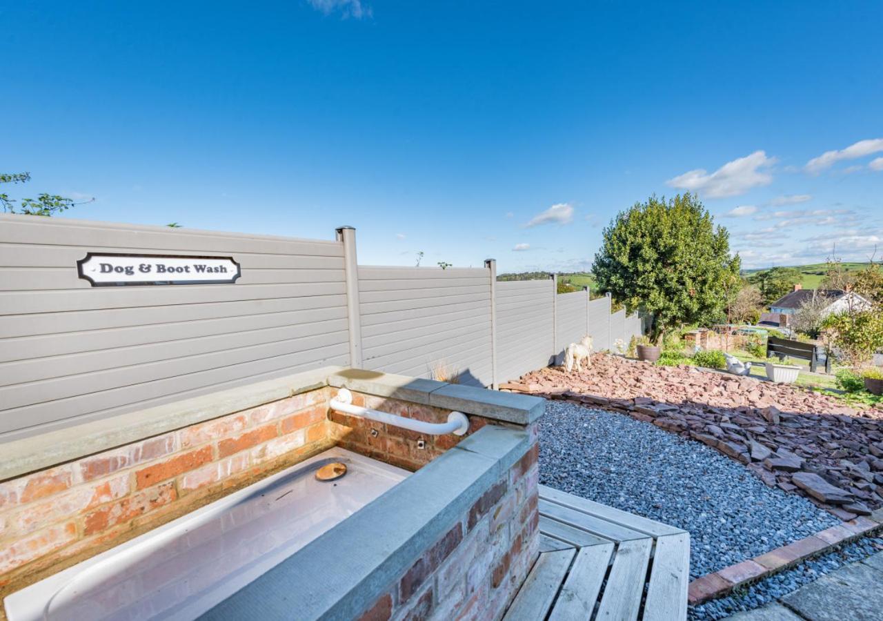 2 Bed in Llangain oc-g30185