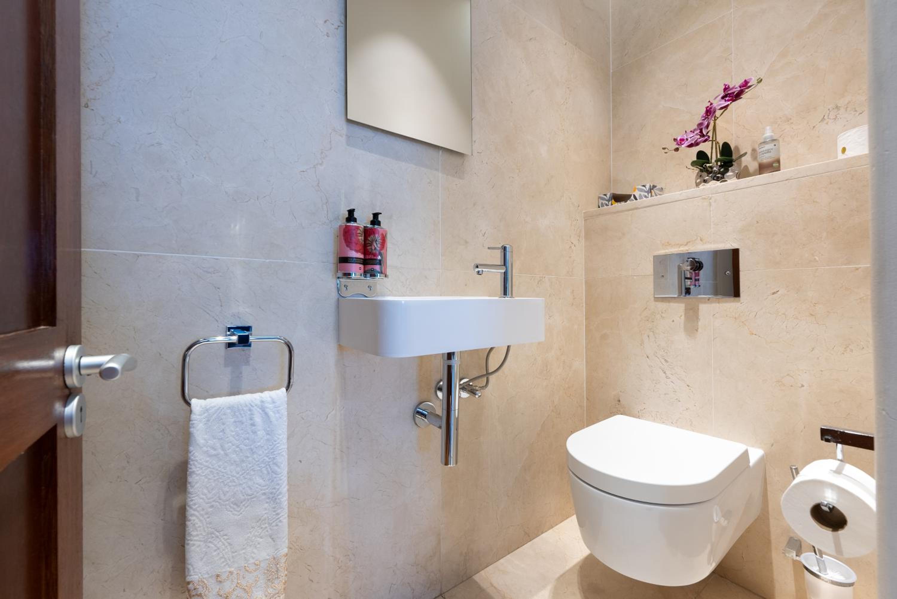 The Cape Bali Luxury Villa with Ocean Views in Camps Bay