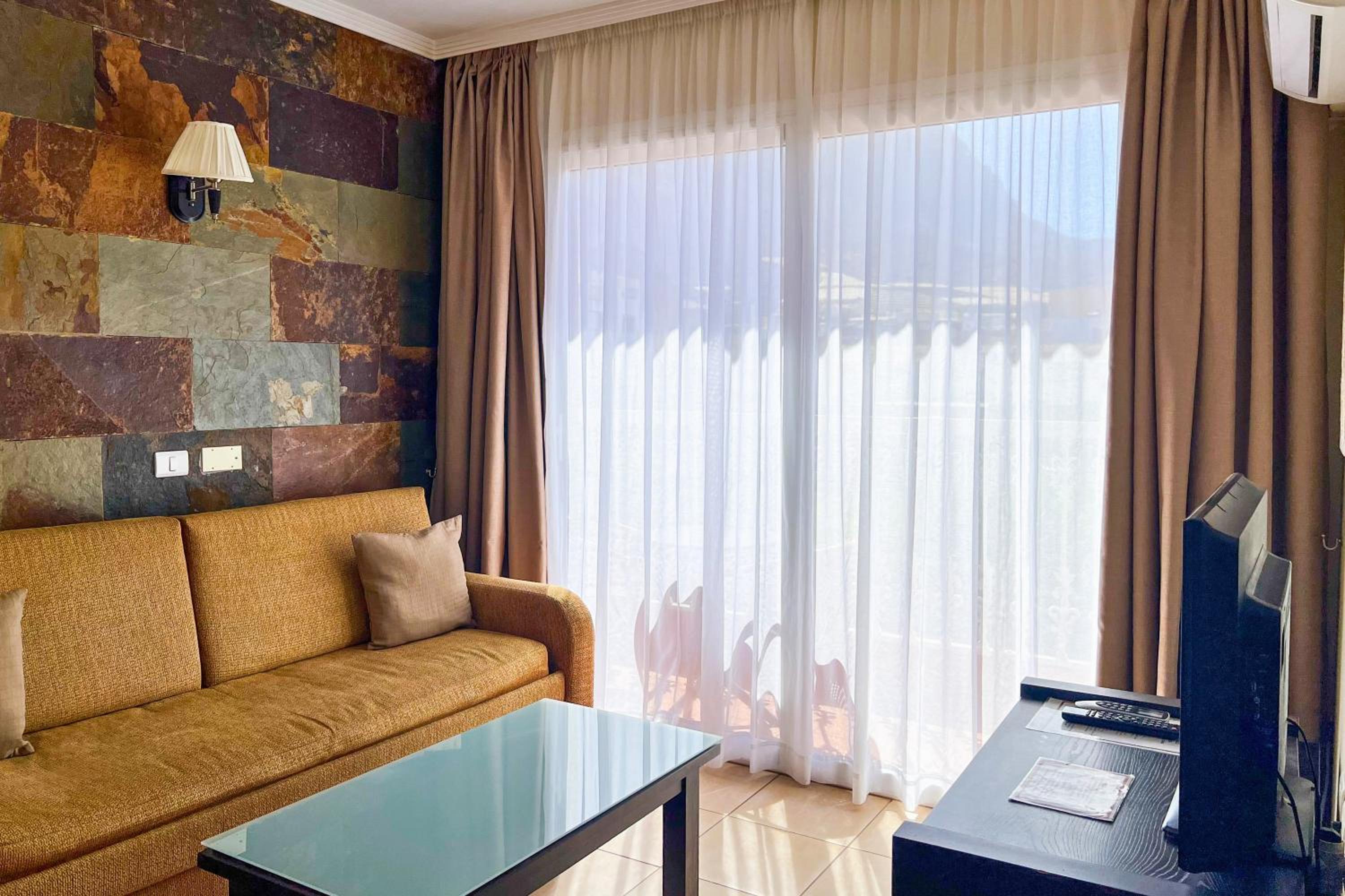 Hotel La Aldea Suites