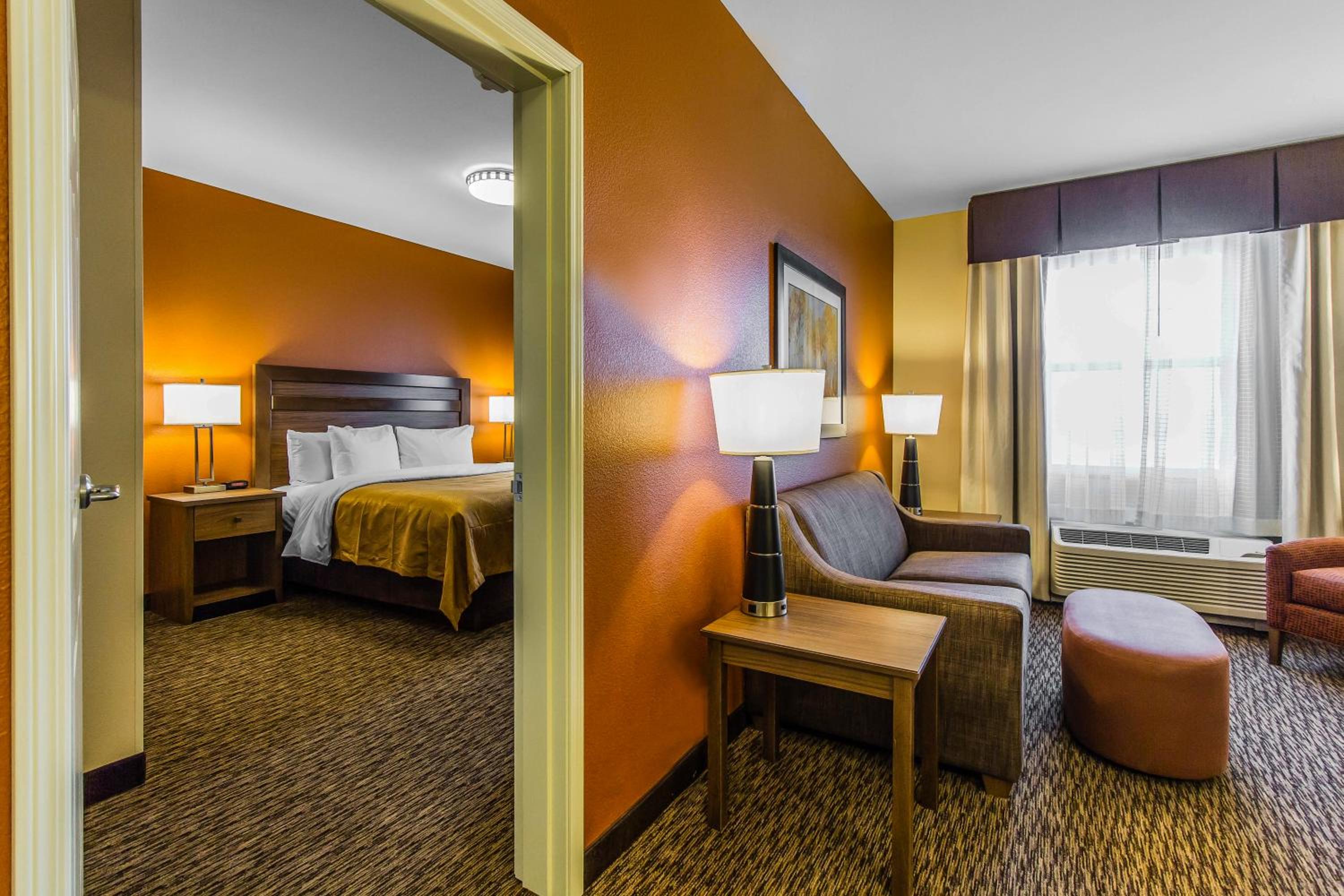 MainStay Suites Watford City - Event Center