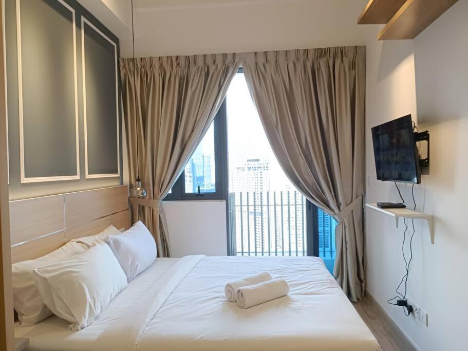 COL 29B Cozy Studio with KLCC Balcony View