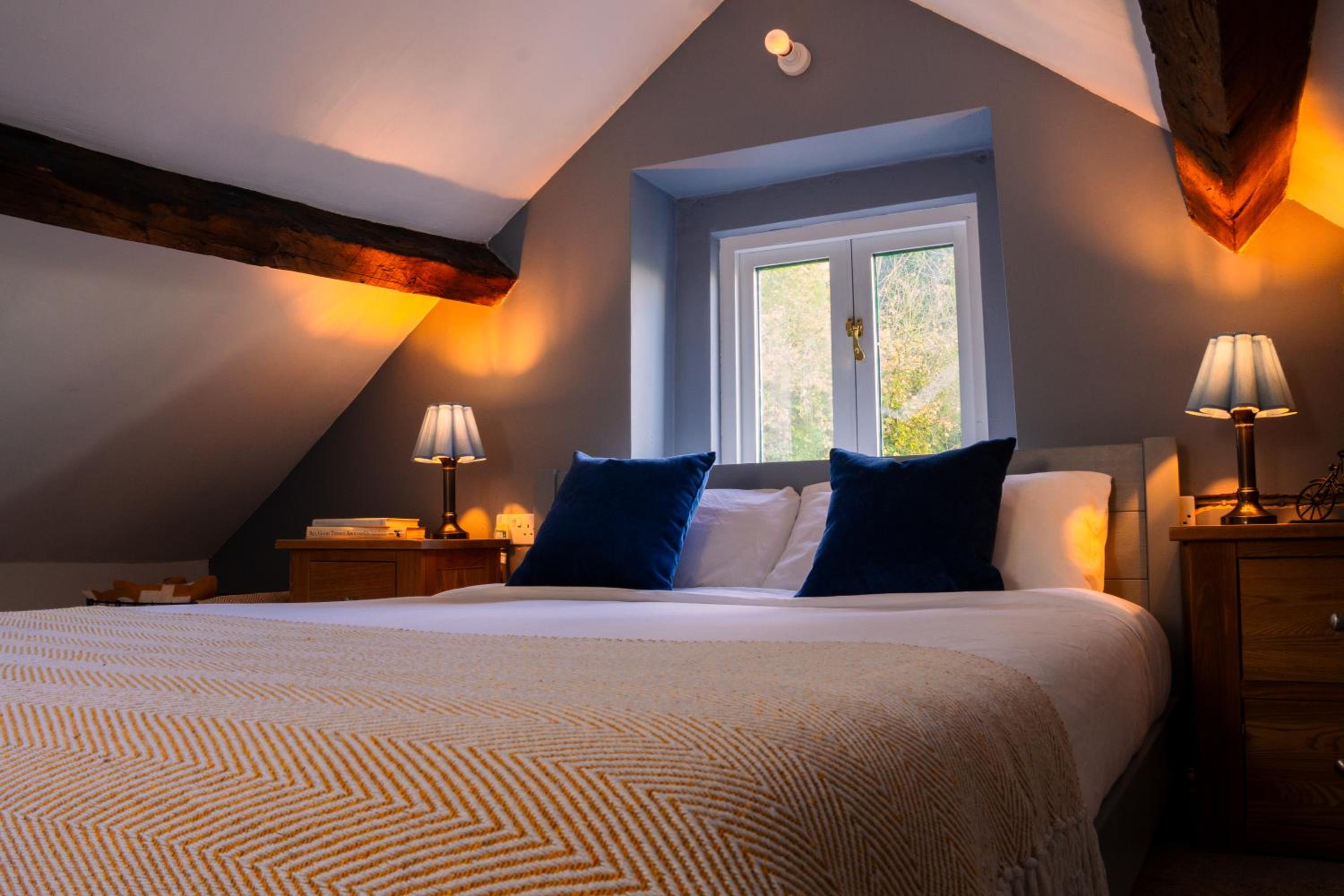 Grade II listed Cottage with Sauna in Bakewell view 5