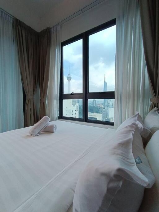 COL 30A Super Balcony KLCC KL Tower View