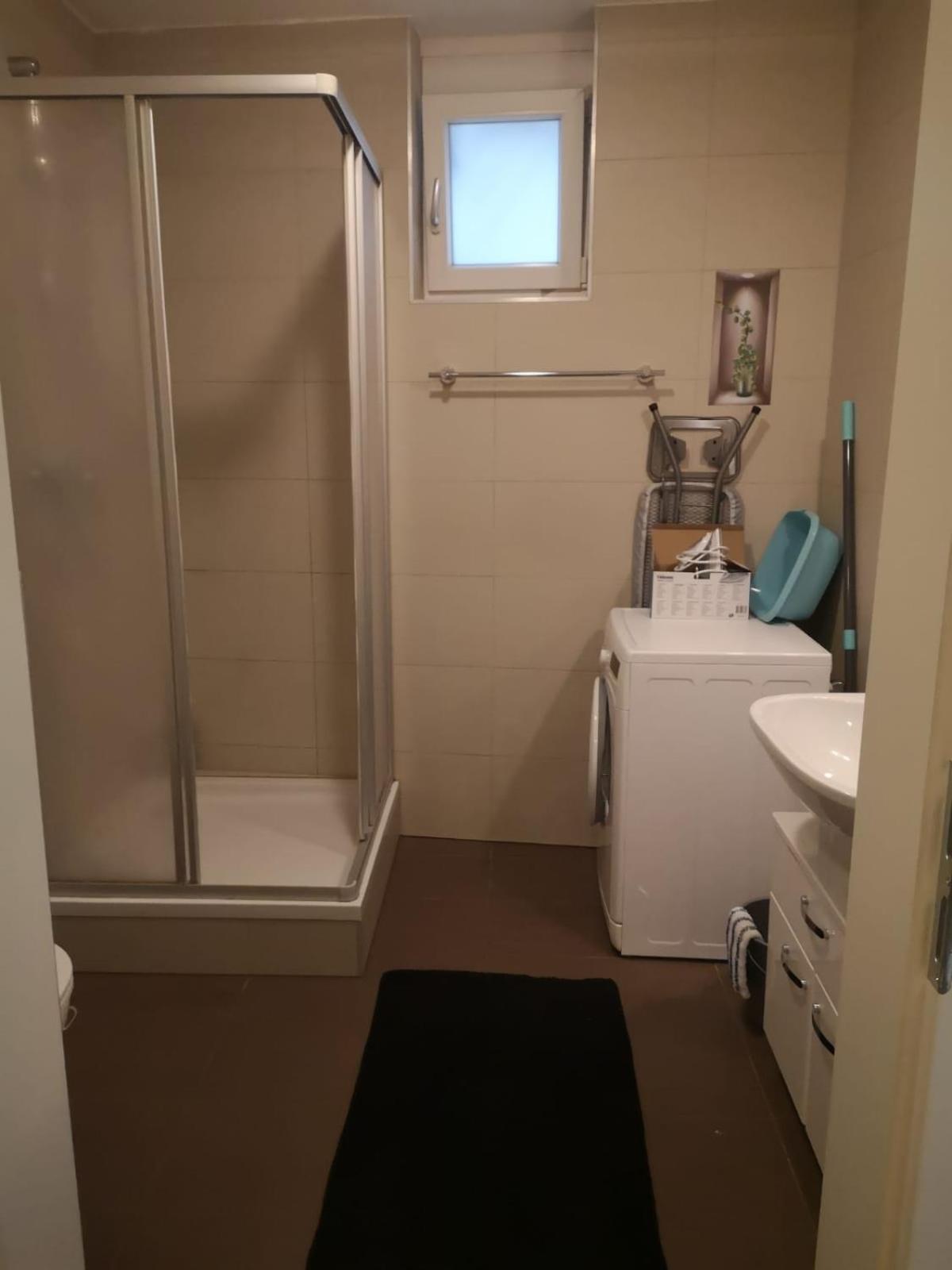 Vienna Danube Garden Apartment 22