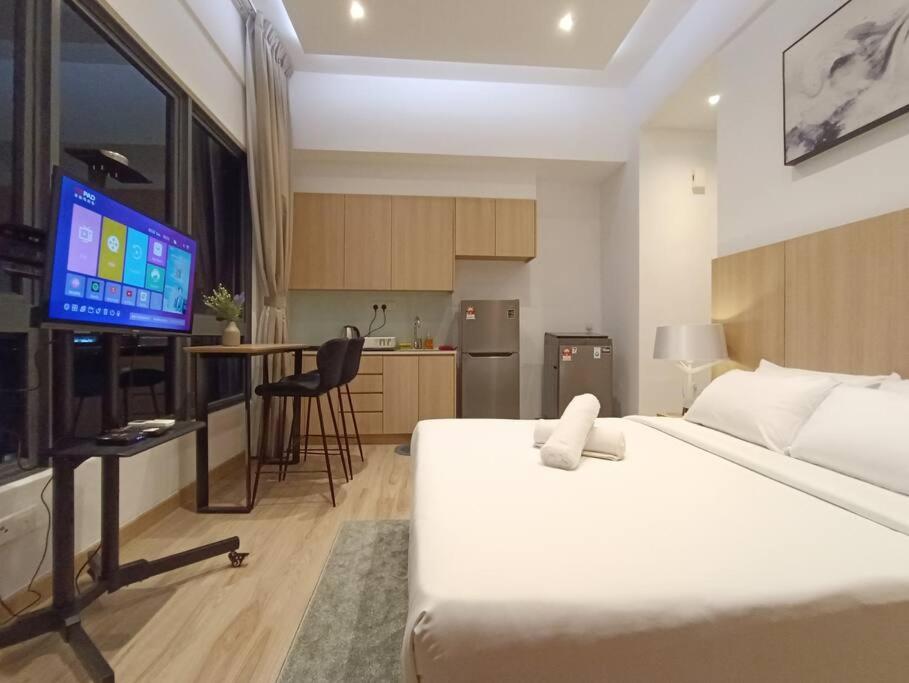 COL 30B KL Tower View Cozy Studio