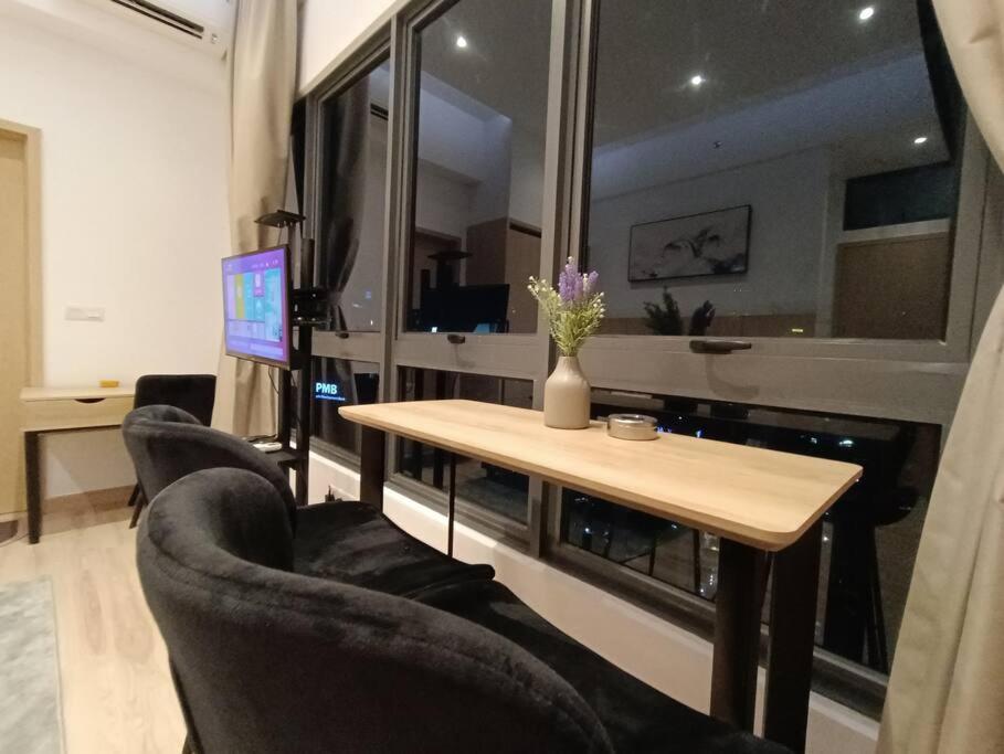 COL 30B KL Tower View Cozy Studio