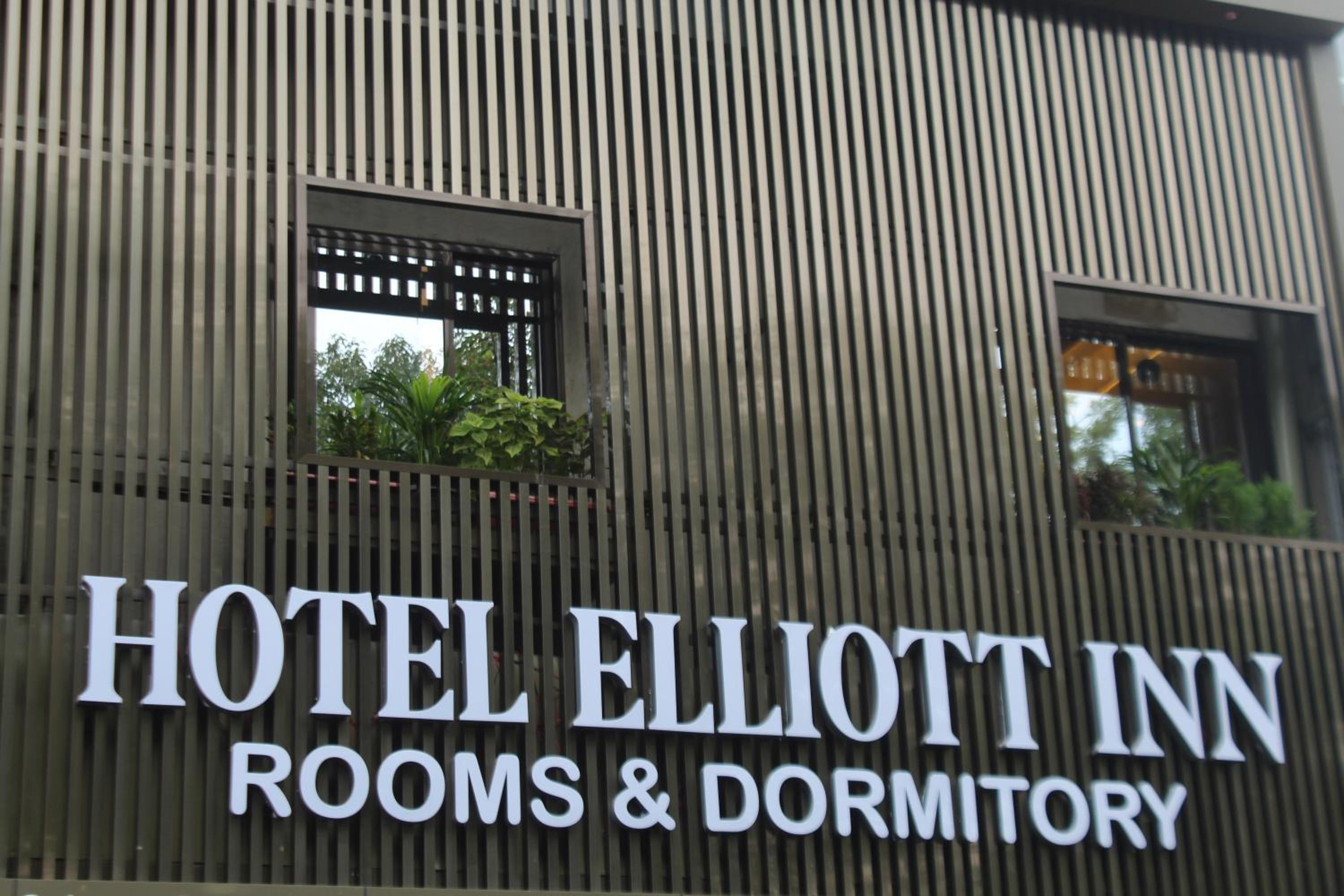 Hotel Elliott Inn view 3