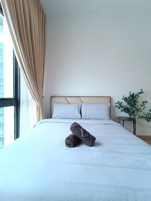 COL 31A 1Bedroom Balcony Infinity Pool KLCC View