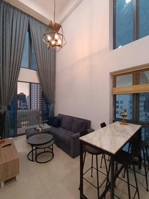 COL 11A Deluxe 1 Bedroom Duplex Infinity Pool