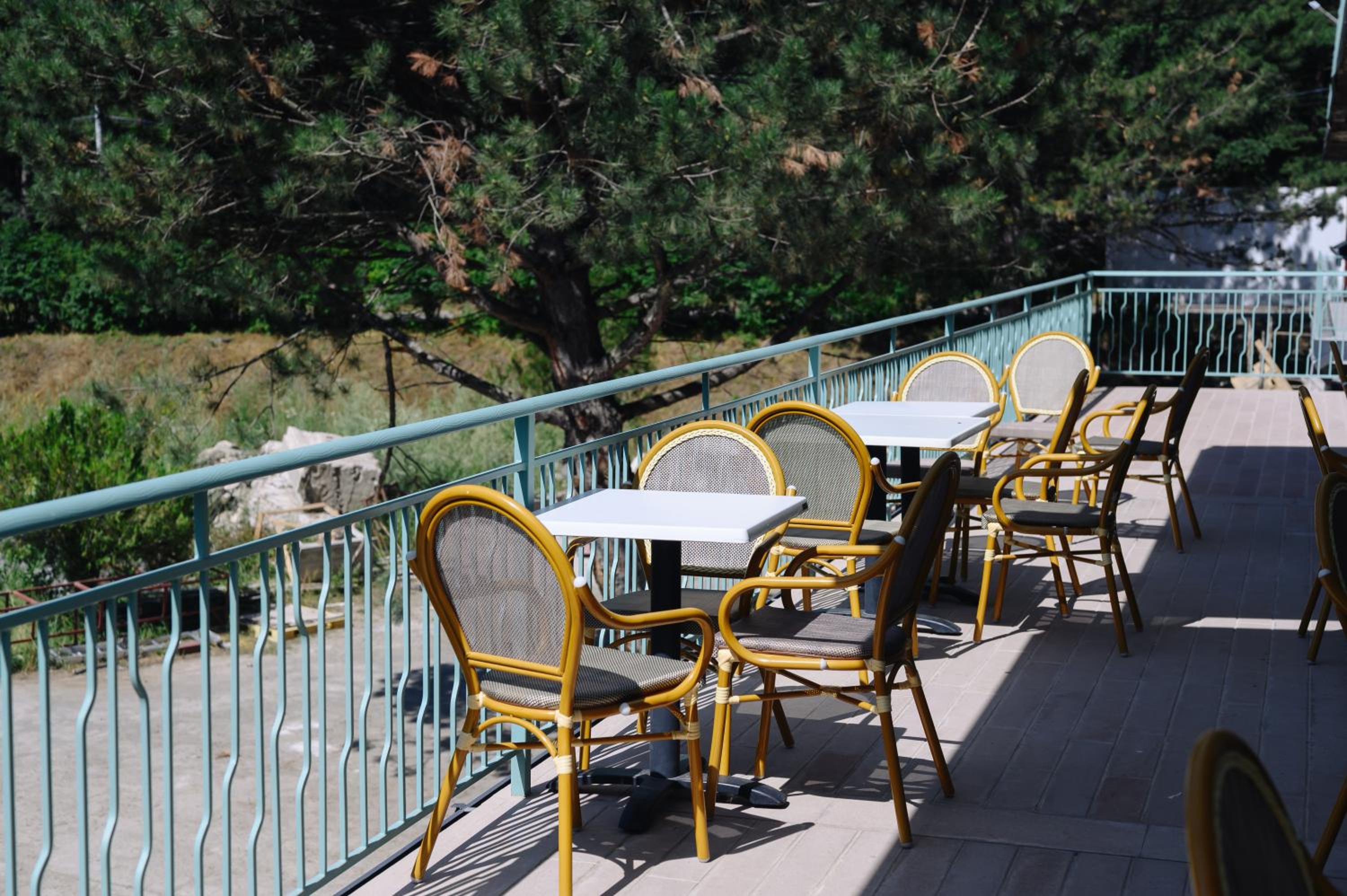 Apricot Aghveran Resort