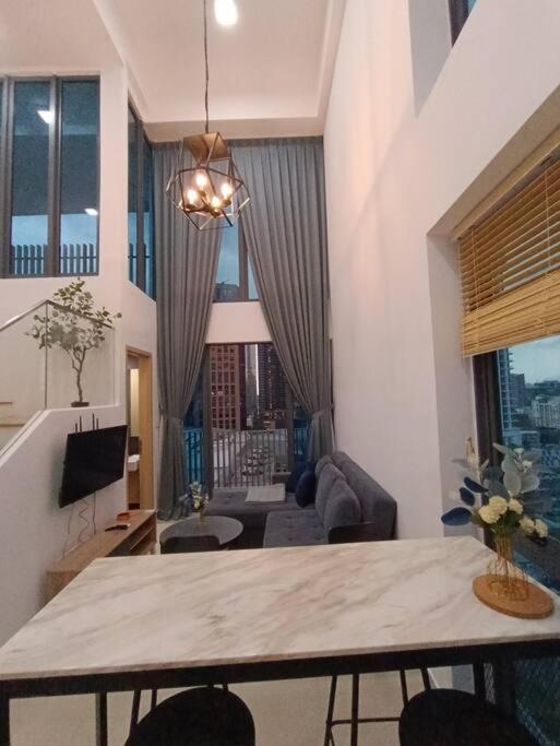 COL 11A Deluxe 1 Bedroom Duplex Infinity Pool