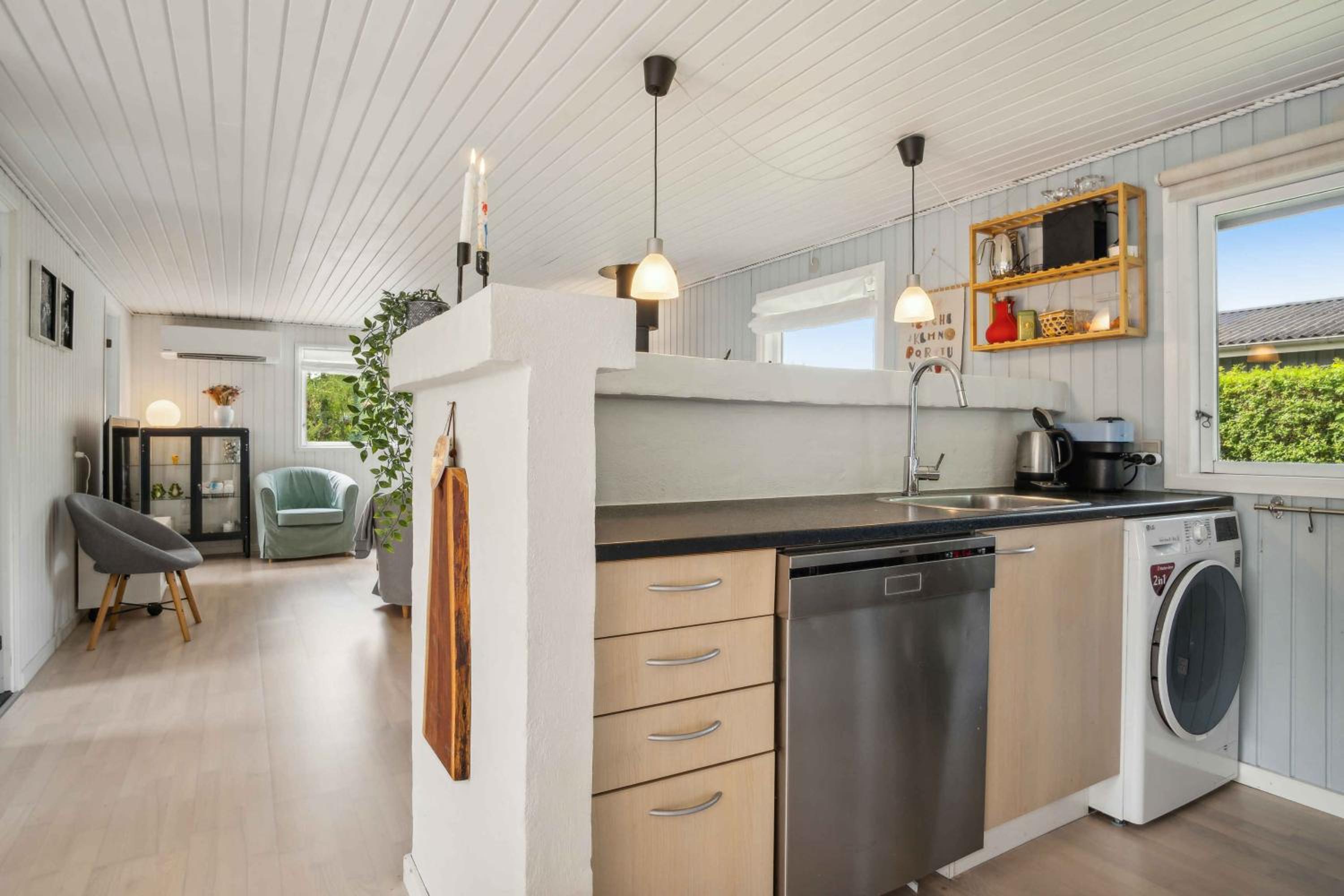Lovely Cottage In Pøt Strandby
