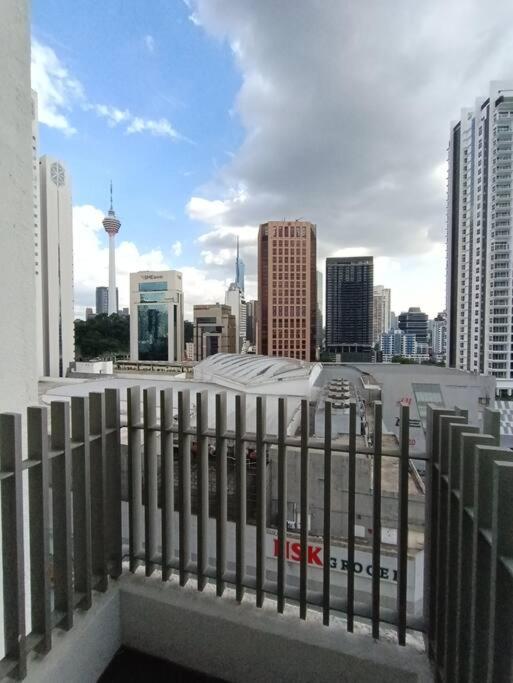 COL 11B Modern Infinity Pool KLCC