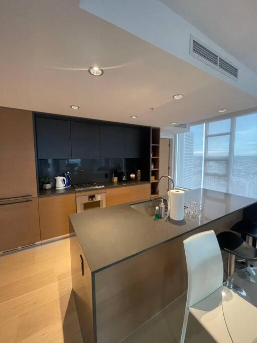 Elegant Luxury Condo & Stunning Views