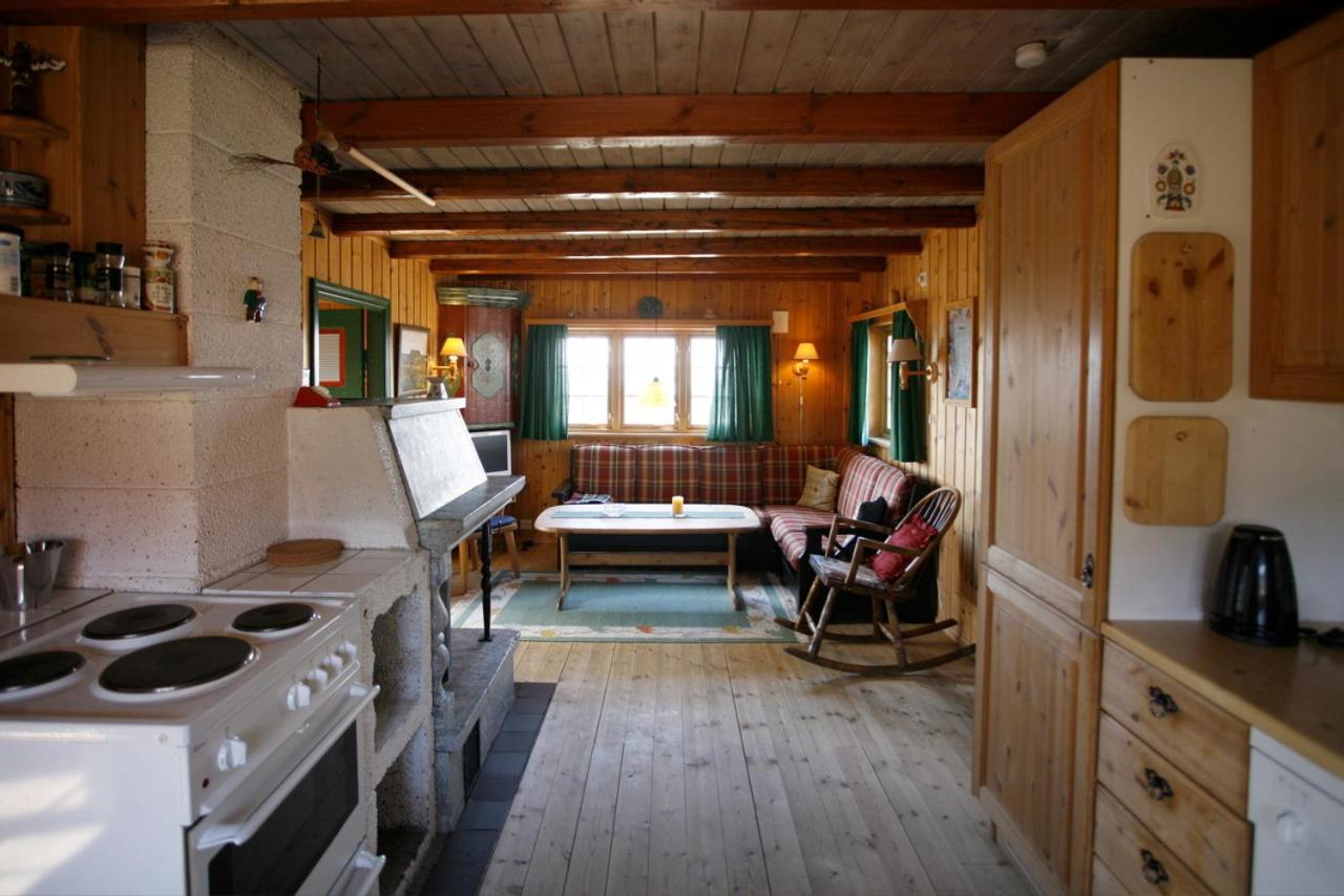 Old Cabin Vibe, Perfect For Families Or Couples view 3