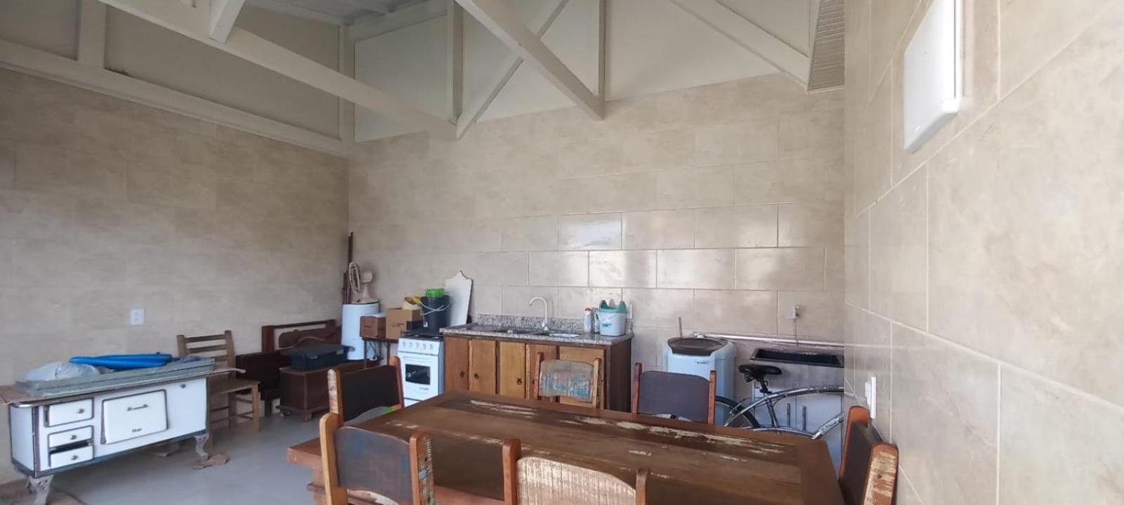 Casa com piscina A 250 METROS DA PRAIA de Canto Grande BOMBINHAS