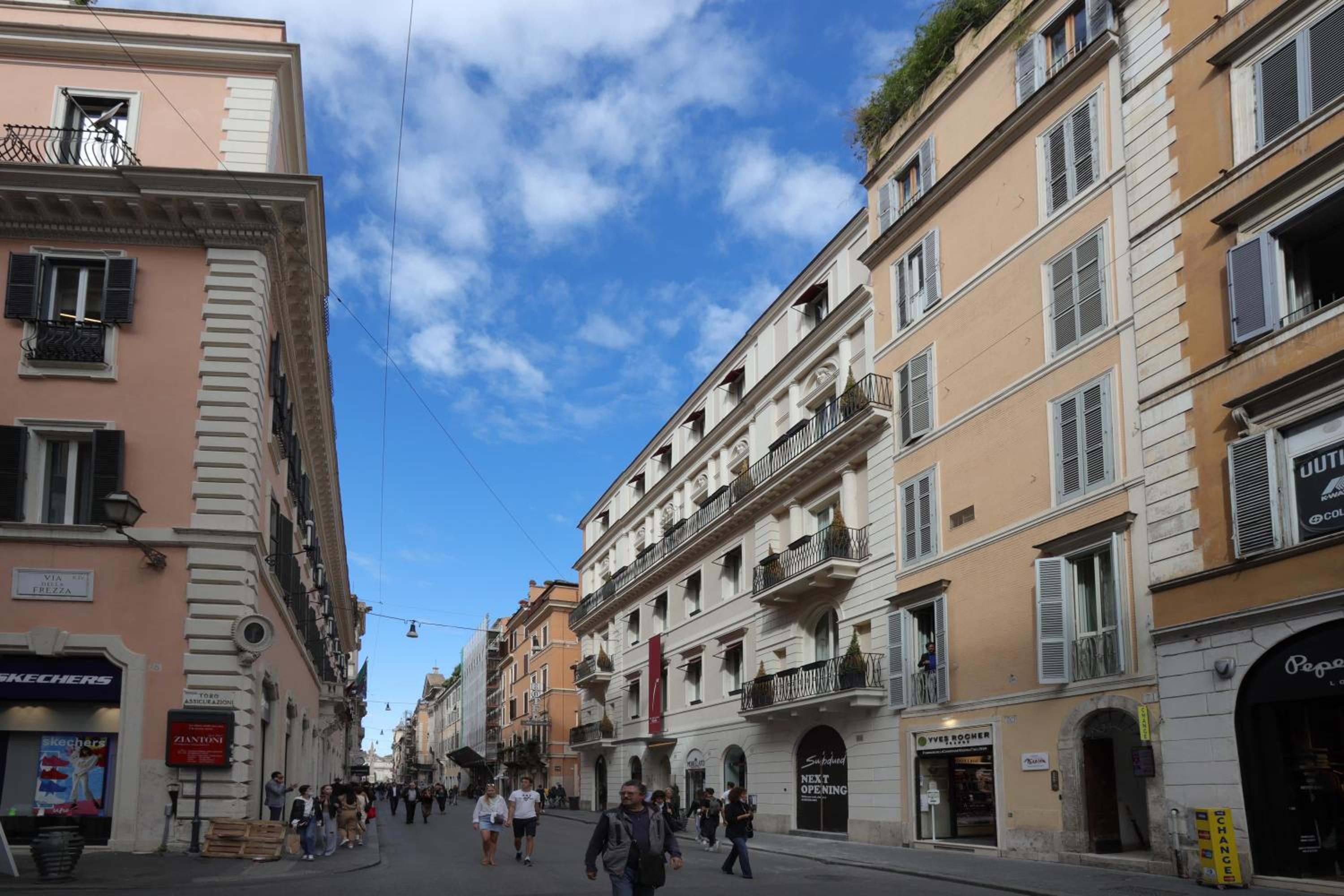 NSM 71VIADELCORSO Luxury Home