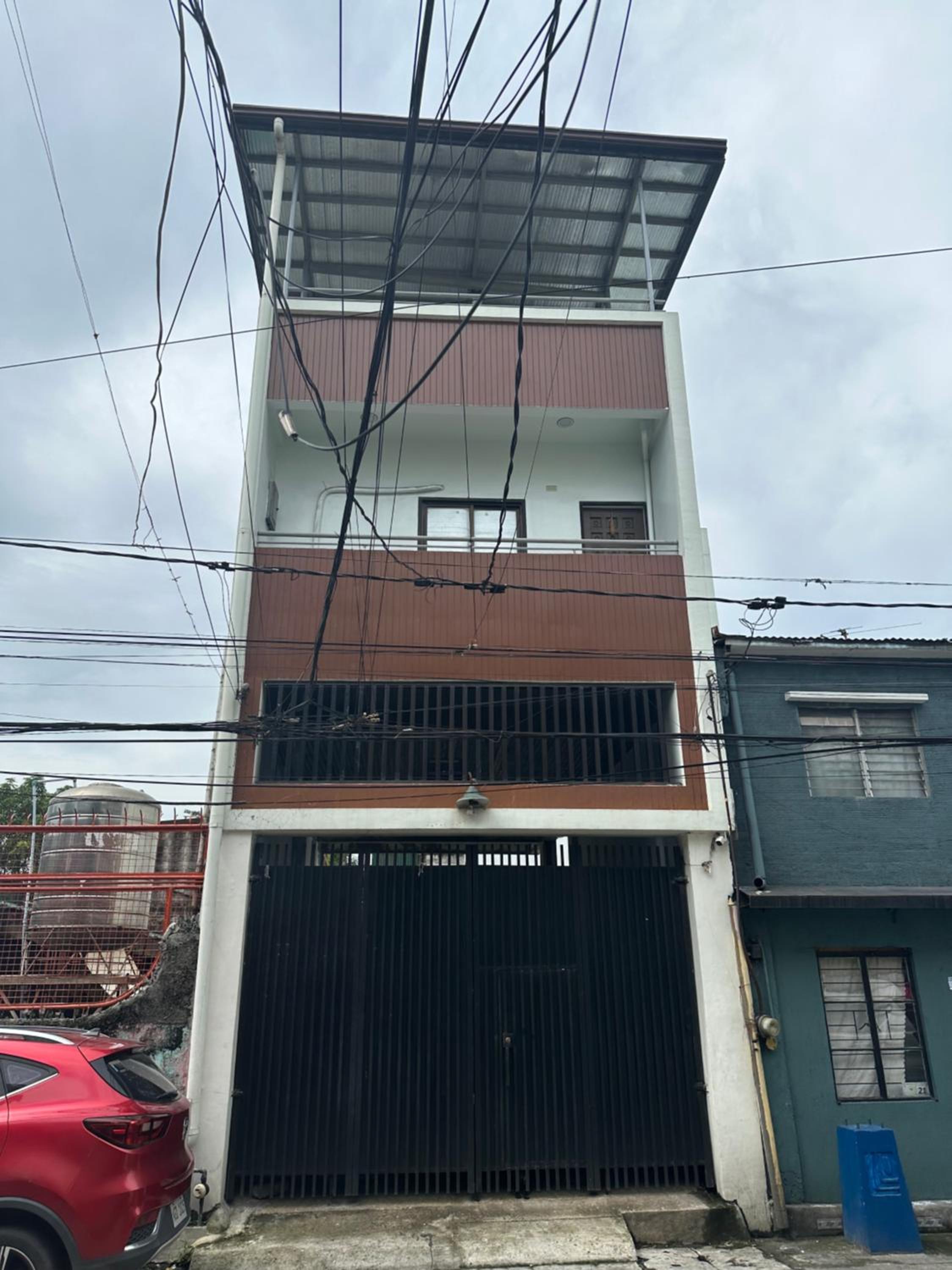 Spacious 1 BR Home with Roofdeck in Malabon view 2
