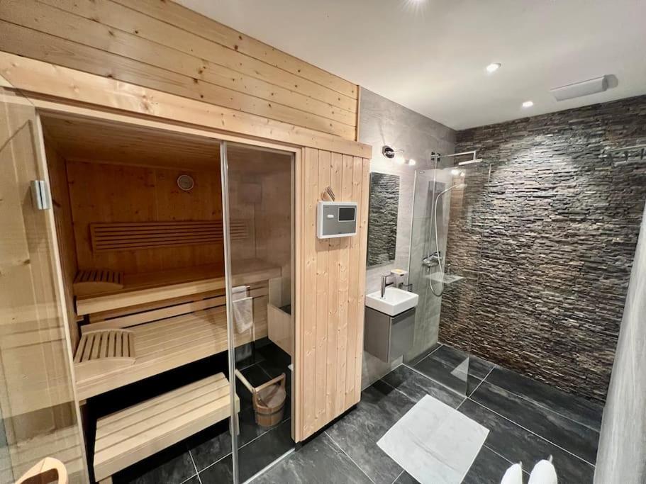 Le Bouquetin l Ski-out l Sauna