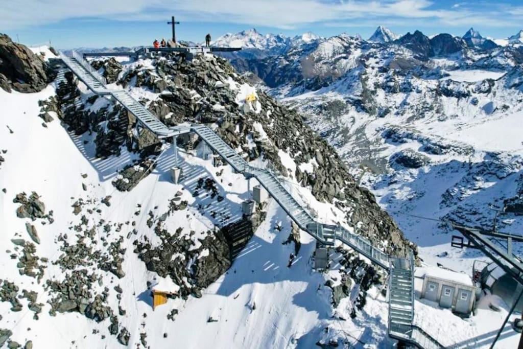 Le Bouquetin l Ski-out l Sauna