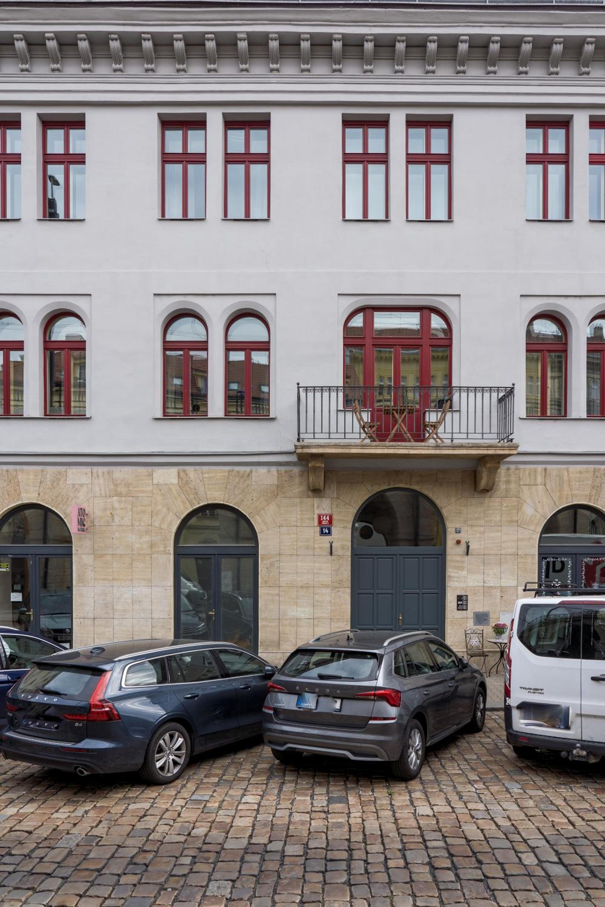 Prague Days - Loft Studio with Terrace in Karlín
