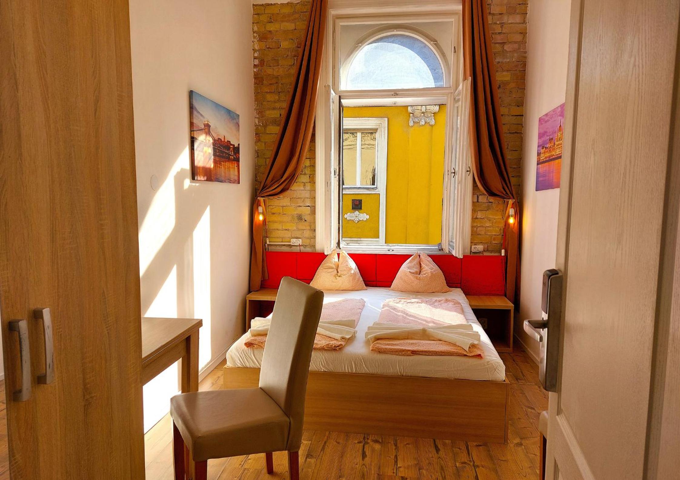 GoodMo Budapest Smart Rooms