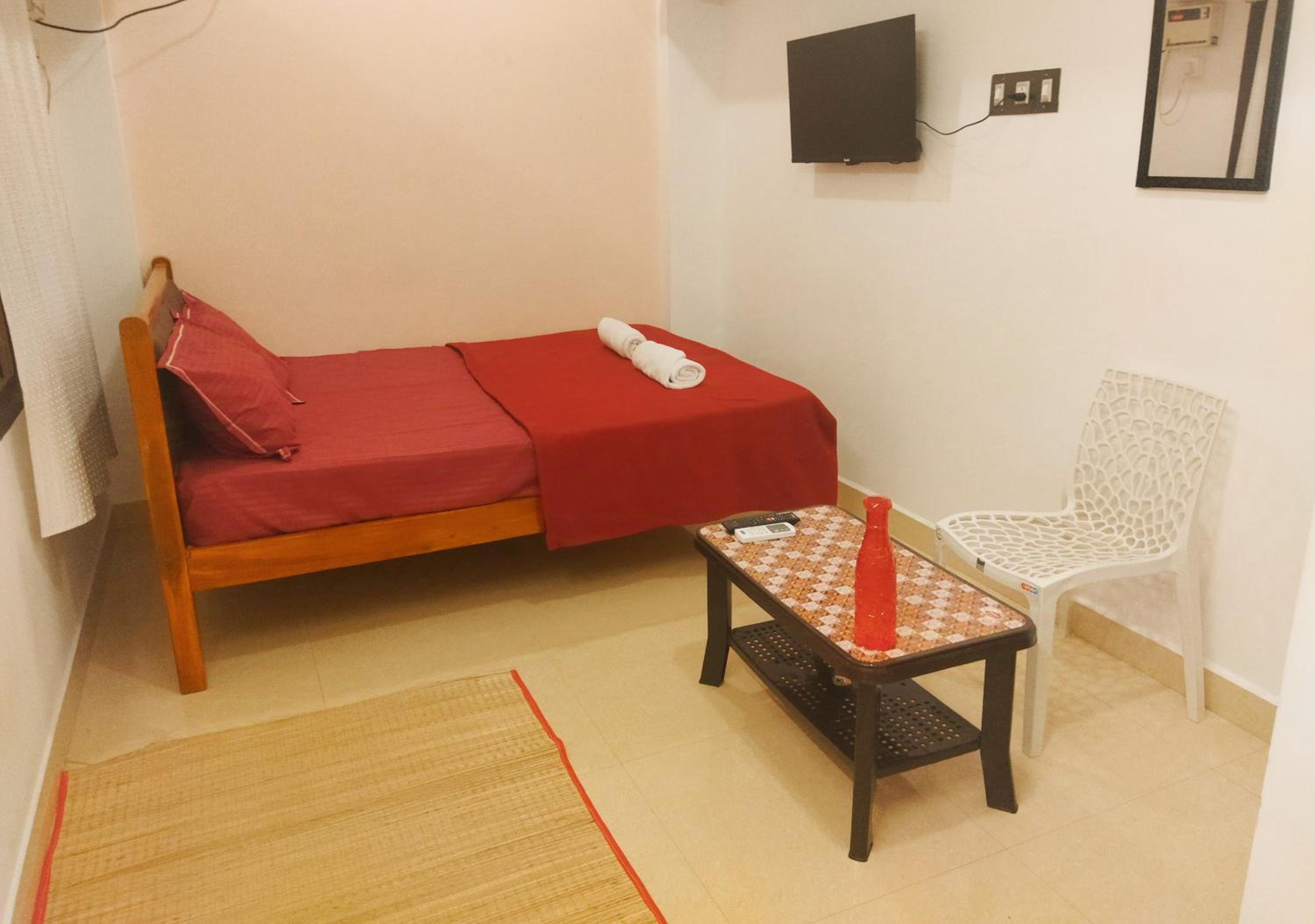 Rooms for your stay Near Quite Beach view 4