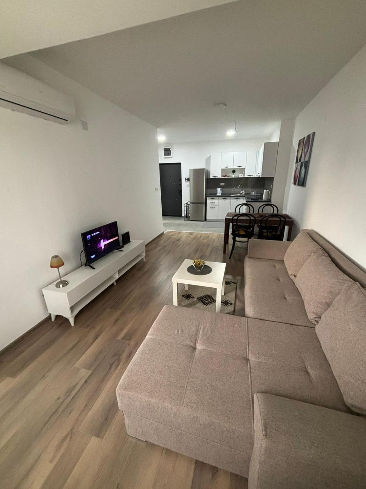 M&M Cozy Apartment-Free Parking view 2