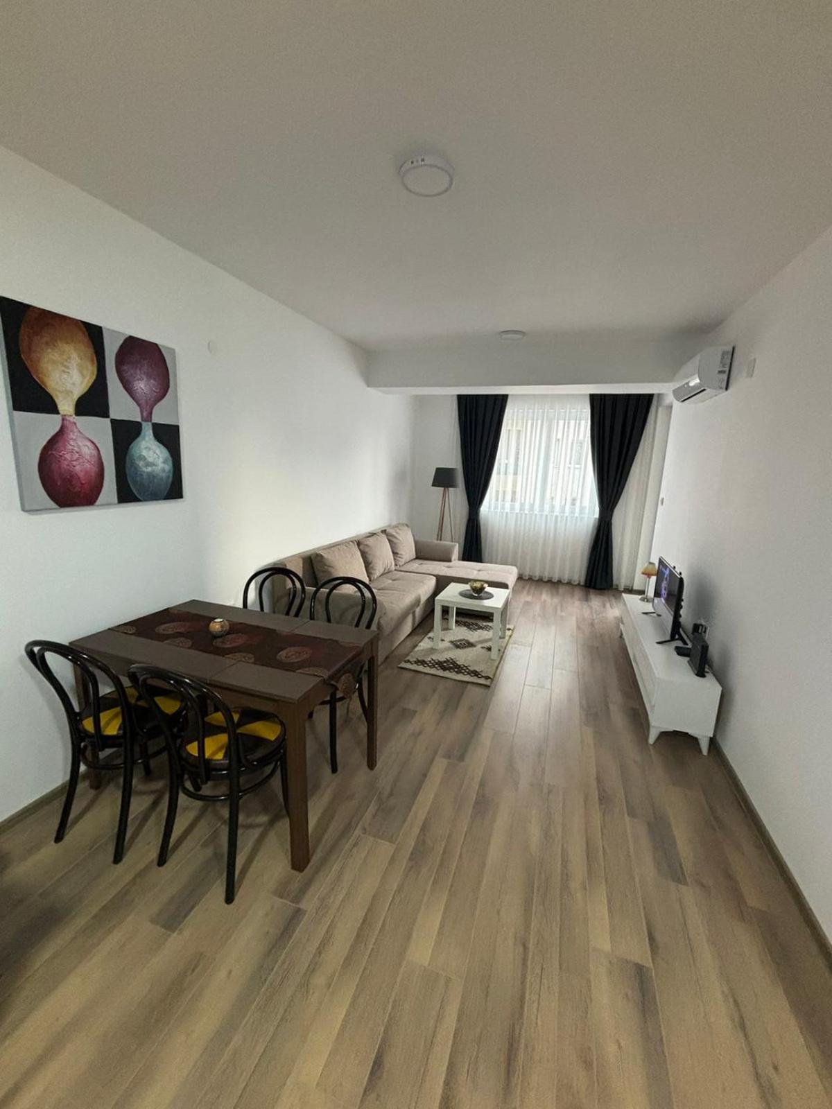 M&M Cozy Apartment-Free Parking view 3