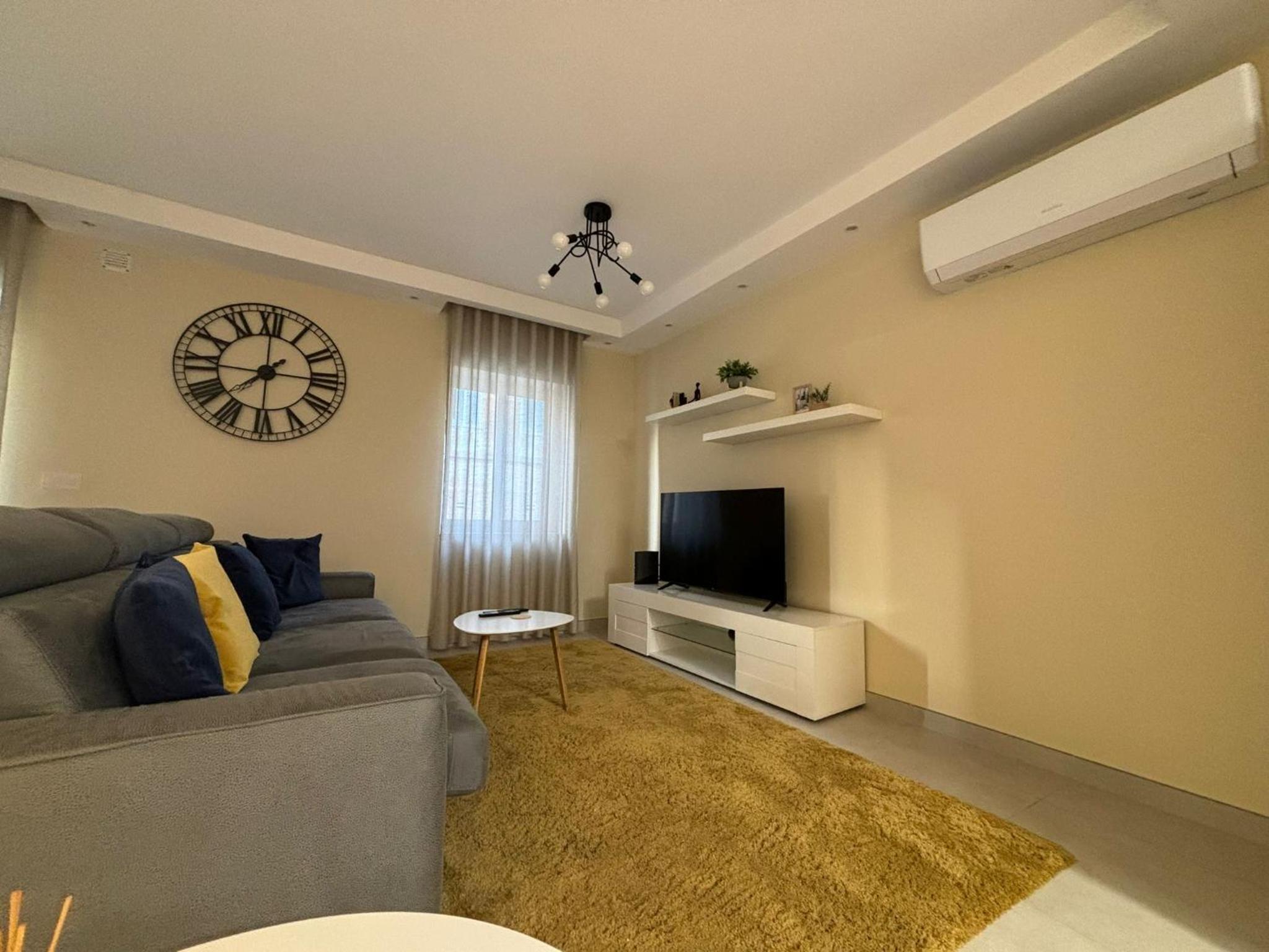 Stylish 2 Bedrooms apartment in Gzira view 3