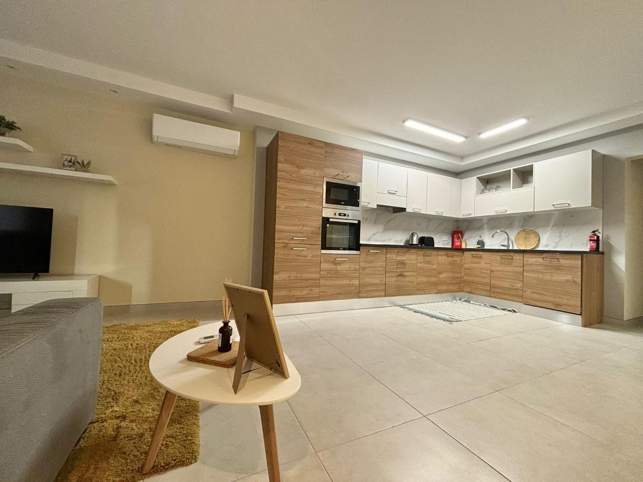 Stylish 2 Bedrooms apartment in Gzira view 2