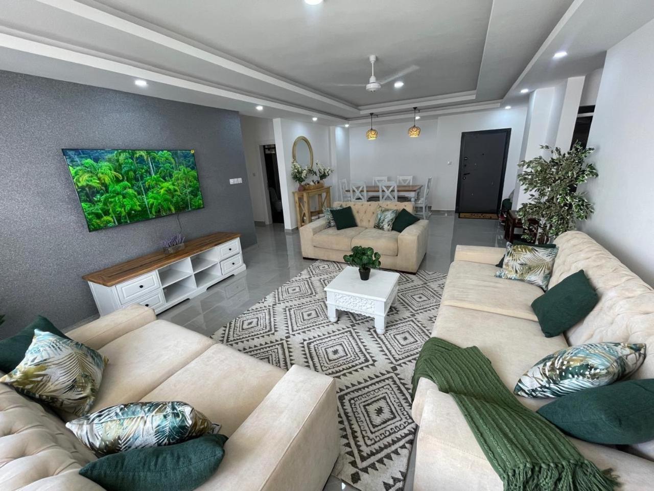 Royal homes view 4