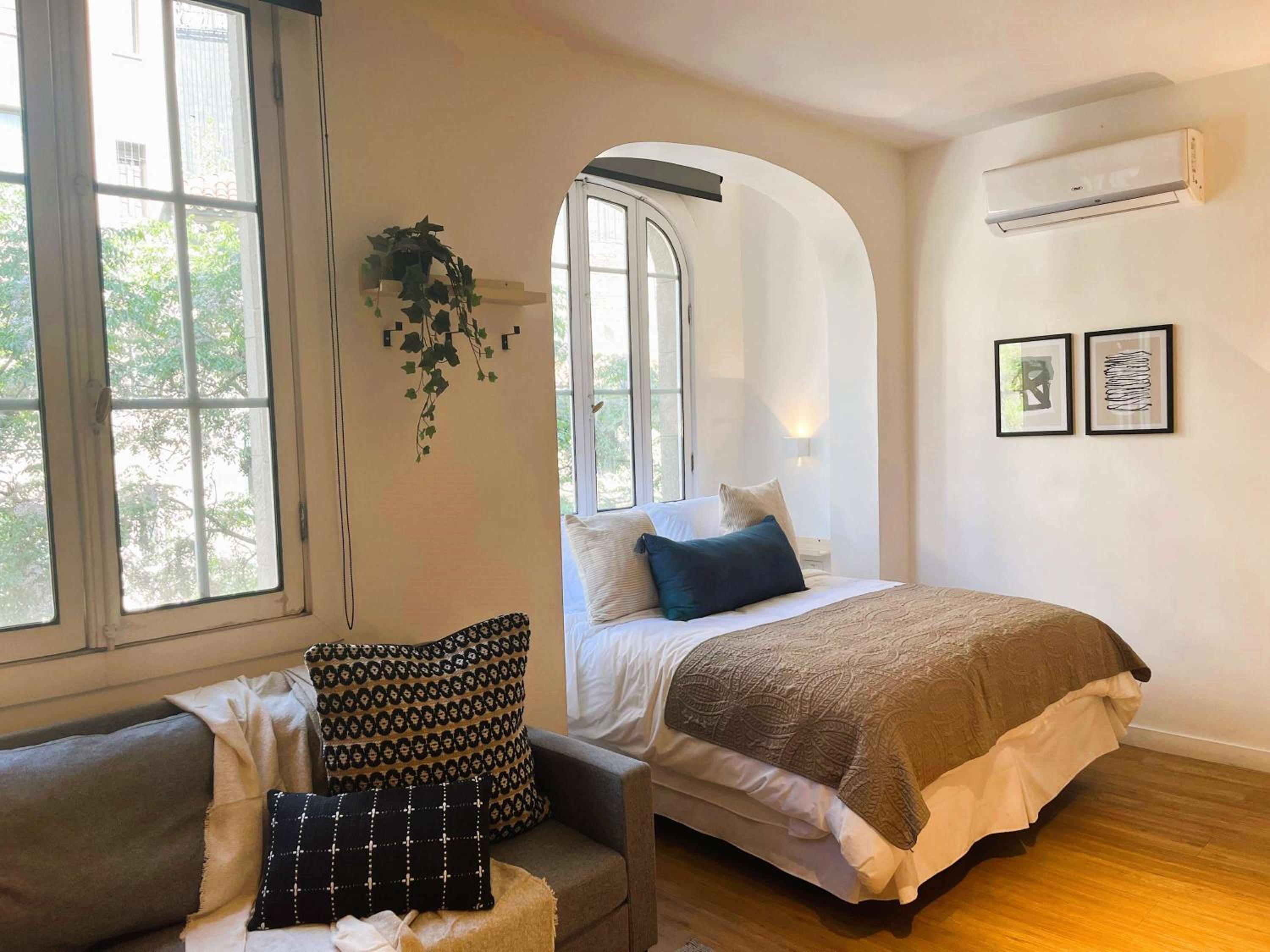 HOM l Wifi AirAcond Historia Vida Museos Lastarria