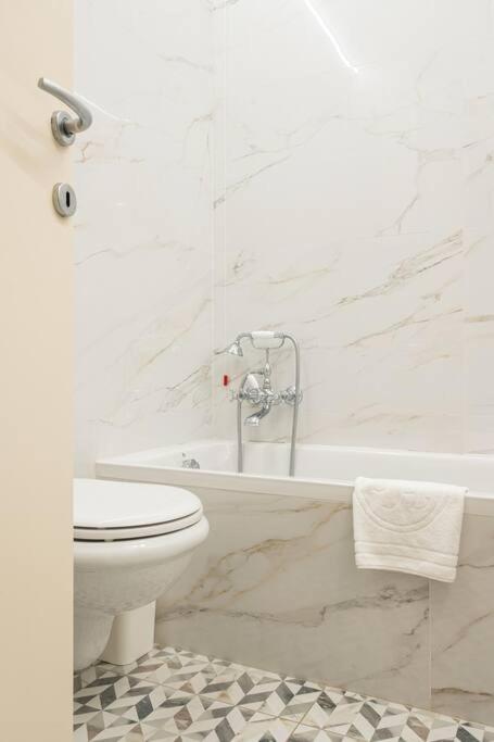 Spacious One bedroom Moscova - Mirable PM
